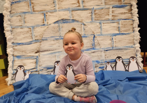 Odkrywamy zimę przez zabawę gr VII