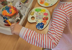 Odkrywamy zimę przez zabawę gr VII