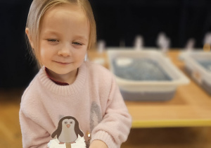 Odkrywamy zimę przez zabawę gr VII