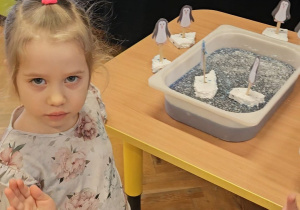 Odkrywamy zimę przez zabawę gr VII