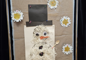 Odkrywamy zimę przez zabawę gr VII