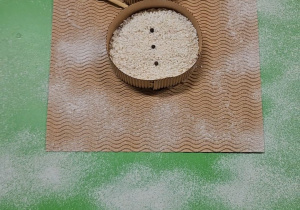 Odkrywamy zimę przez zabawę gr VII