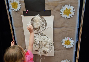 Odkrywamy zimę przez zabawę gr VII