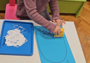 Odkrywamy zimę przez zabawę gr VII