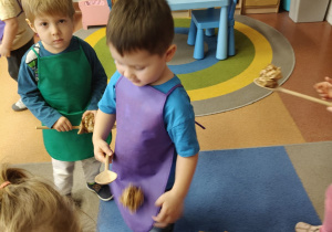 "Gdy Ci smutno, gdy Ci źle, pączek rozweseli Cię!" - Tłusty czwartek w grupie IX