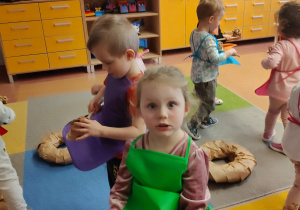 "Gdy Ci smutno, gdy Ci źle, pączek rozweseli Cię!" - Tłusty czwartek w grupie IX