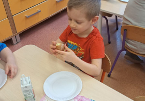 "Gdy Ci smutno, gdy Ci źle, pączek rozweseli Cię!" - Tłusty czwartek w grupie IX