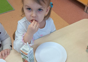 "Gdy Ci smutno, gdy Ci źle, pączek rozweseli Cię!" - Tłusty czwartek w grupie IX