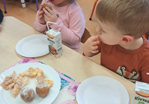 "Gdy Ci smutno, gdy Ci źle, pączek rozweseli Cię!" - Tłusty czwartek w grupie IX