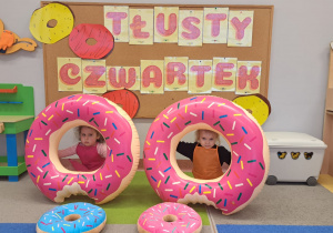 "Gdy Ci smutno, gdy Ci źle, pączek rozweseli Cię!" - Tłusty czwartek w grupie IX