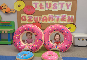 "Gdy Ci smutno, gdy Ci źle, pączek rozweseli Cię!" - Tłusty czwartek w grupie IX