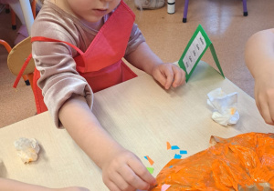 "Gdy Ci smutno, gdy Ci źle, pączek rozweseli Cię!" - Tłusty czwartek w grupie IX