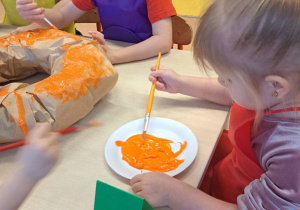 "Gdy Ci smutno, gdy Ci źle, pączek rozweseli Cię!" - Tłusty czwartek w grupie IX