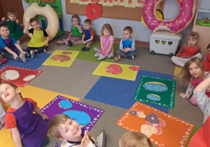 "Gdy Ci smutno, gdy Ci źle, pączek rozweseli Cię!" - Tłusty czwartek w grupie IX