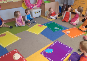 "Gdy Ci smutno, gdy Ci źle, pączek rozweseli Cię!" - Tłusty czwartek w grupie IX