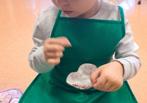 "Gdy Ci smutno, gdy Ci źle, pączek rozweseli Cię!" - Tłusty czwartek w grupie IX