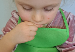 "Gdy Ci smutno, gdy Ci źle, pączek rozweseli Cię!" - Tłusty czwartek w grupie IX