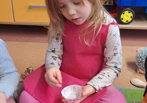 "Gdy Ci smutno, gdy Ci źle, pączek rozweseli Cię!" - Tłusty czwartek w grupie IX