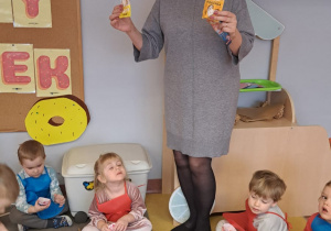 "Gdy Ci smutno, gdy Ci źle, pączek rozweseli Cię!" - Tłusty czwartek w grupie IX