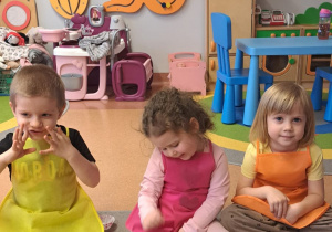 "Gdy Ci smutno, gdy Ci źle, pączek rozweseli Cię!" - Tłusty czwartek w grupie IX