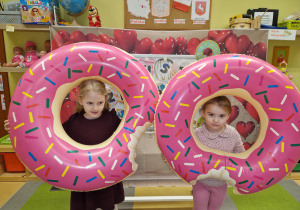 Dzisiaj pączki i pączusie, wypinają swoje brzusie … Tłusty Czwartek w grupie X