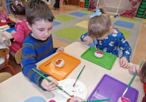 Dzisiaj pączki i pączusie, wypinają swoje brzusie … Tłusty Czwartek w grupie X