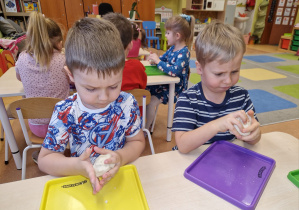 Dzisiaj pączki i pączusie, wypinają swoje brzusie … Tłusty Czwartek w grupie X