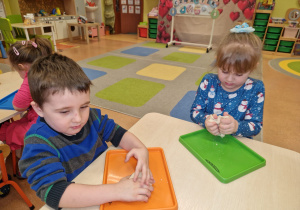 Dzisiaj pączki i pączusie, wypinają swoje brzusie … Tłusty Czwartek w grupie X