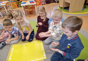 Dzisiaj pączki i pączusie, wypinają swoje brzusie … Tłusty Czwartek w grupie X