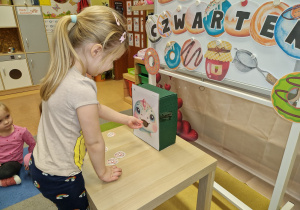 Dzisiaj pączki i pączusie, wypinają swoje brzusie … Tłusty Czwartek w grupie X