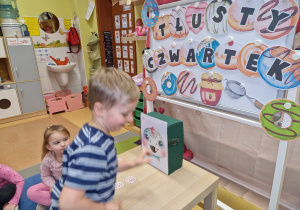 Dzisiaj pączki i pączusie, wypinają swoje brzusie … Tłusty Czwartek w grupie X