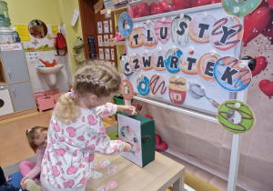 Dzisiaj pączki i pączusie, wypinają swoje brzusie … Tłusty Czwartek w grupie X