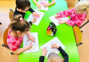 „Małe pączki, duże pączki…” - Tłusty Czwartek w gr. XII