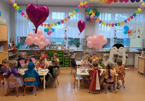 "Czas na bal!" - Walentynkowy Bal Karnawałowy, grupa IX