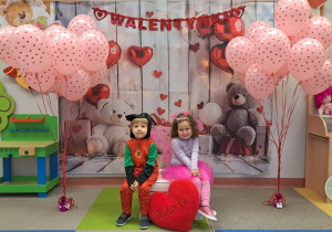 "Czas na bal!" - Walentynkowy Bal Karnawałowy, grupa IX