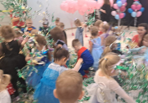 "Czas na bal!" - Walentynkowy Bal Karnawałowy, grupa IX