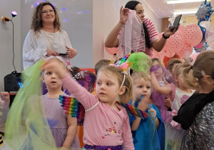 "Czas na bal!" - Walentynkowy Bal Karnawałowy, grupa IX