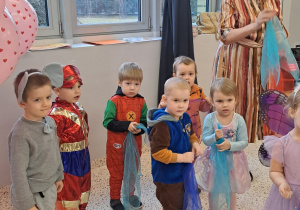 "Czas na bal!" - Walentynkowy Bal Karnawałowy, grupa IX