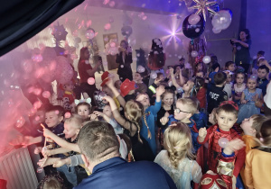 Maski, stroje i korony – dziś karnawał wymarzony … walentynkowo-karnawałowy bal – Grupa X .