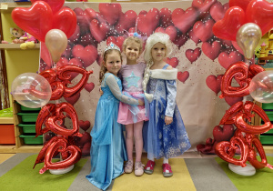 Maski, stroje i korony – dziś karnawał wymarzony … walentynkowo-karnawałowy bal – Grupa X .