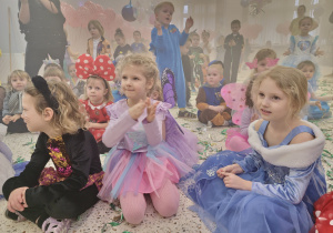 Maski, stroje i korony – dziś karnawał wymarzony … walentynkowo-karnawałowy bal – Grupa X .