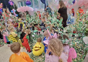 Maski, stroje i korony – dziś karnawał wymarzony … walentynkowo-karnawałowy bal – Grupa X .