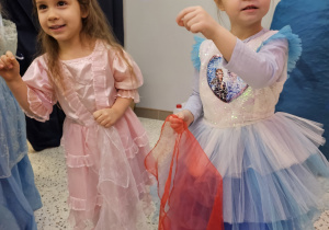 Maski, stroje i korony – dziś karnawał wymarzony … walentynkowo-karnawałowy bal – Grupa X .