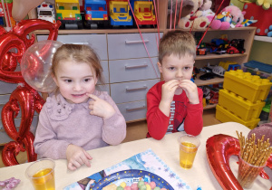 Maski, stroje i korony – dziś karnawał wymarzony … walentynkowo-karnawałowy bal – Grupa X .