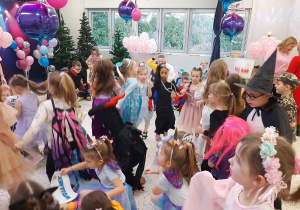 Bal karnawałowo – walentynkowy w grupie V.