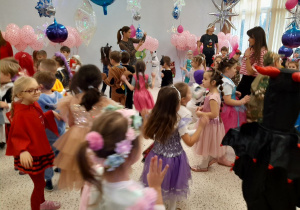 Bal karnawałowo – walentynkowy w grupie V.