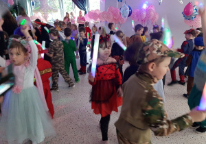 Bal karnawałowo – walentynkowy w grupie V.