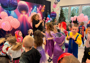 "Roztańczony karnawał" - bal w gr. XI