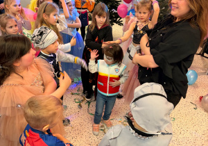 "Roztańczony karnawał" - bal w gr. XI