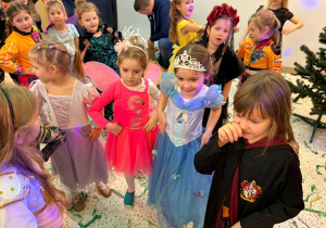 "Roztańczony karnawał" - bal w gr. XI